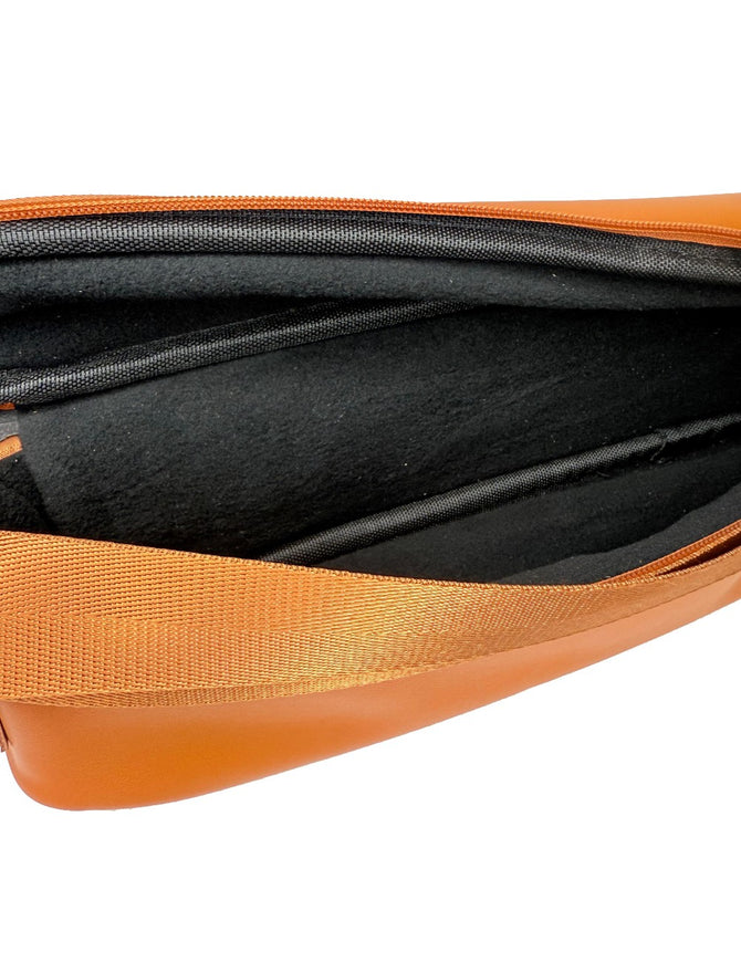 Luksusa klases brūna mākslīgās ādas flautas soma